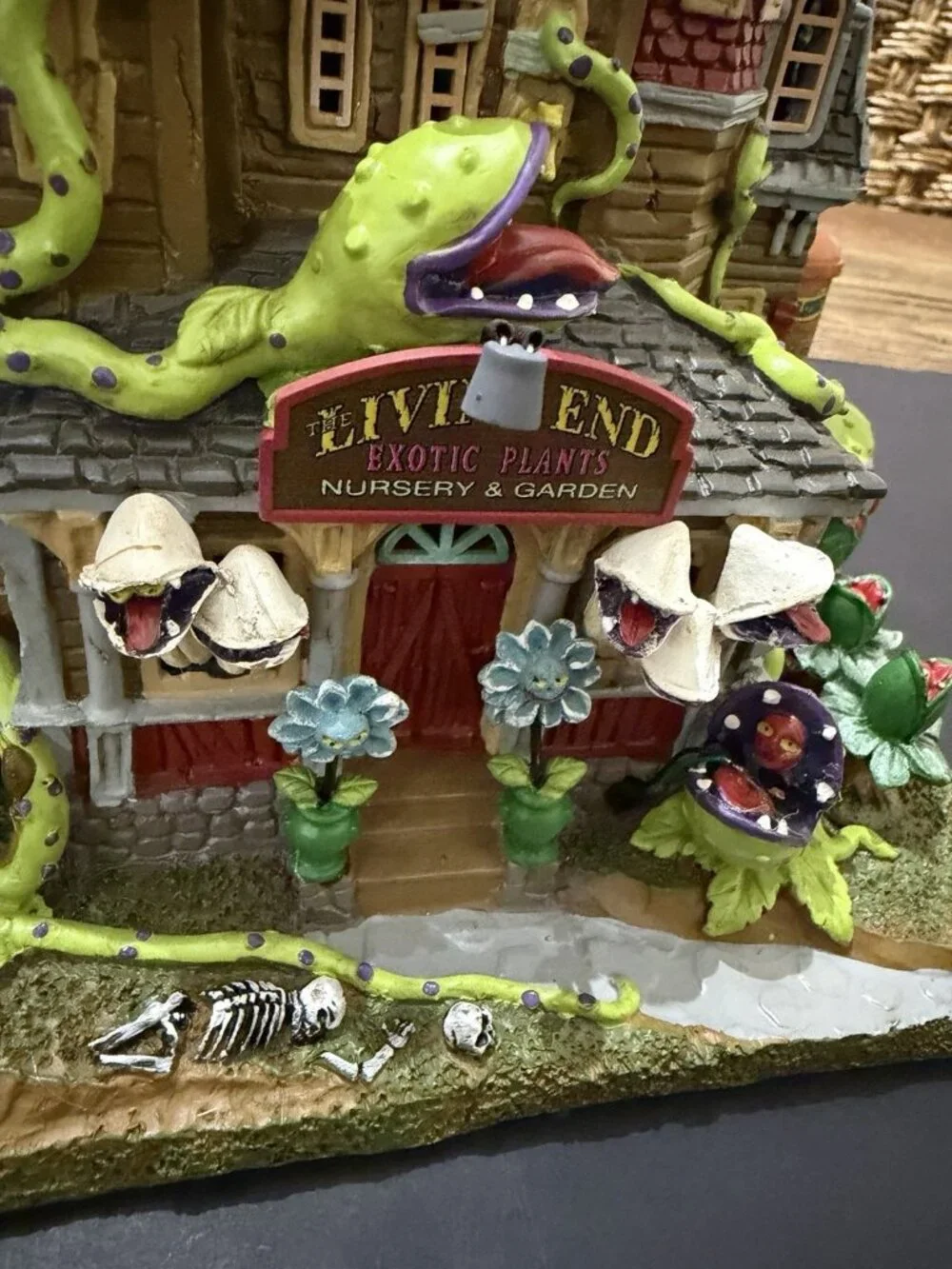 LEMAX Spooky Town THE LIVING END Lighted Building #45207 – Michaels Exclusive
